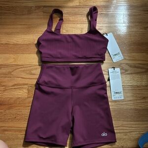 Alo Yoga 5” Airlift Energy Short S + Top in Wild Berry XS